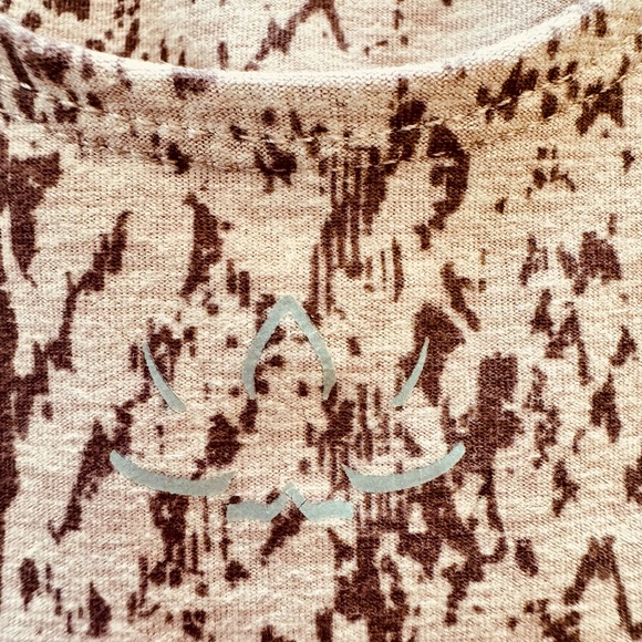 Beyond Yoga Printed Slim Racerback Cropped Tank 
Color- Chai Cobra/Size Small - Picture 8 of 8